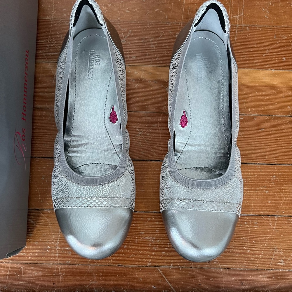 Ros Hommerson Women's Metallic Silver Flats